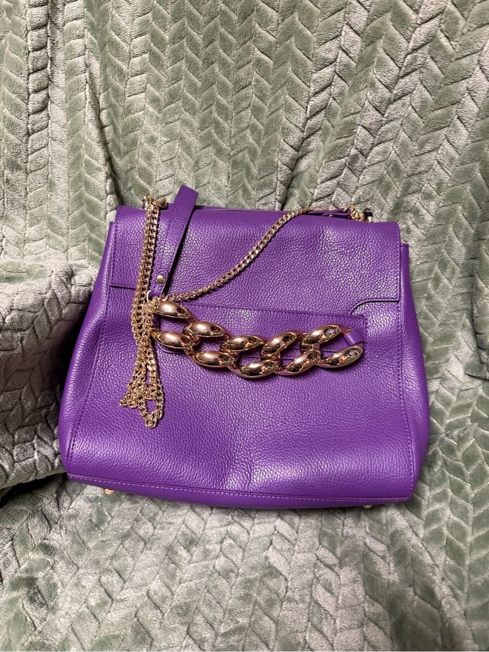 Purple Leather Shoulder Bag with Gold Chain Accent